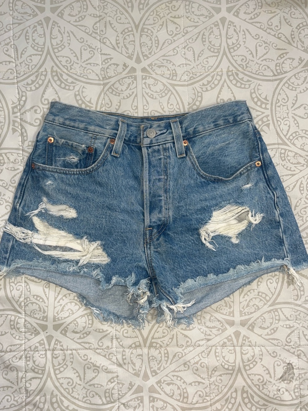 Levi’s Premium 501 Denim High-Rise Distressed Women Jean Shorts - 26